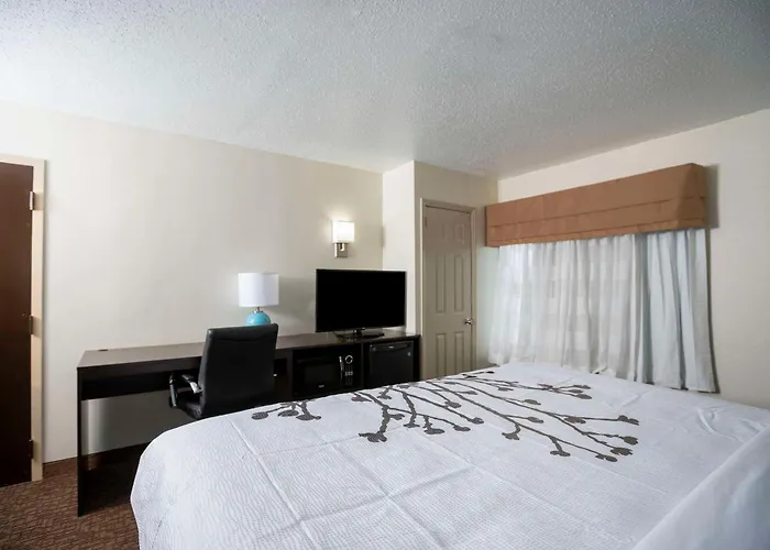 Sleep Inn Near Outlets